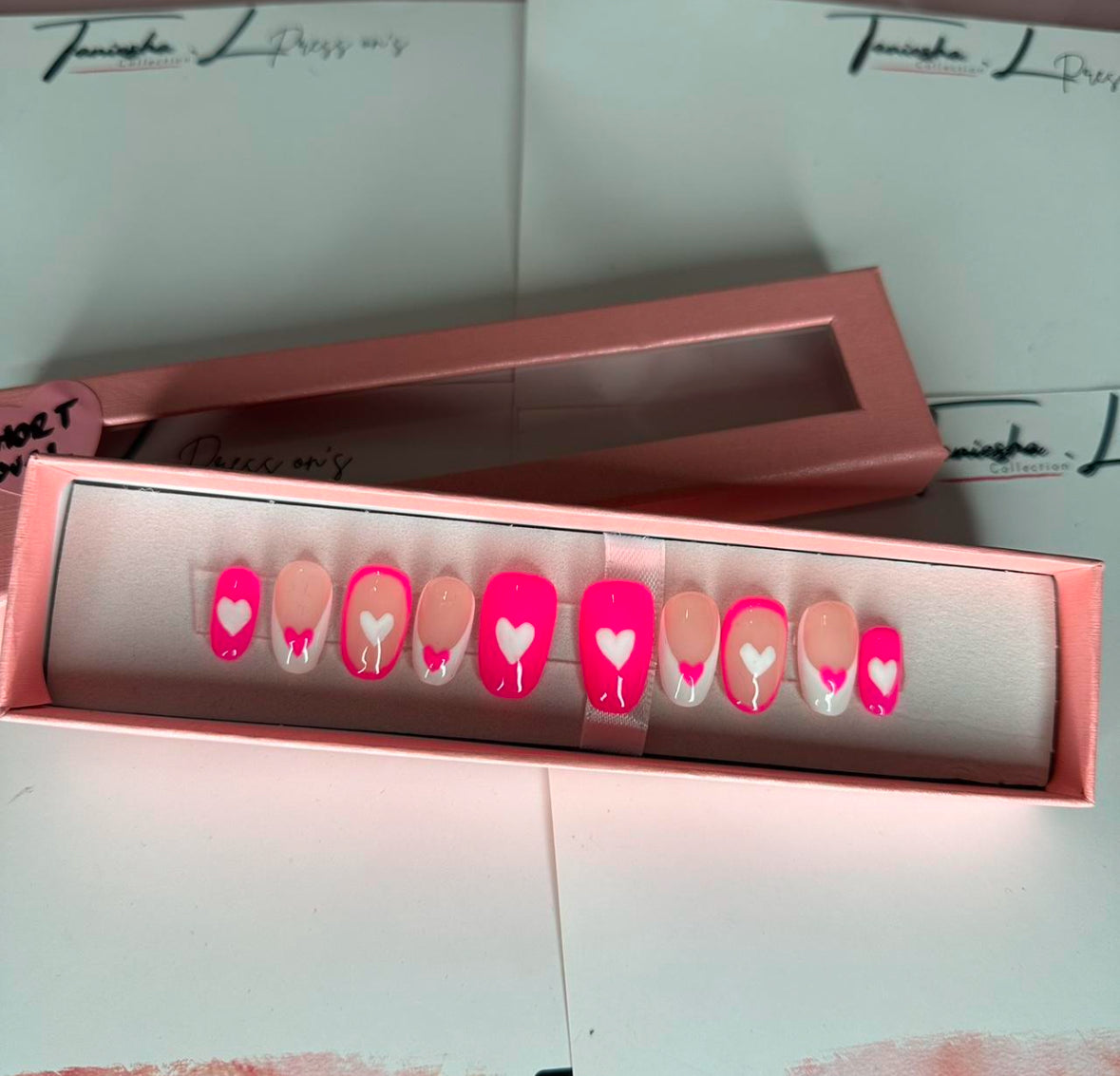 REAL LOVE - press on nails - set of 10