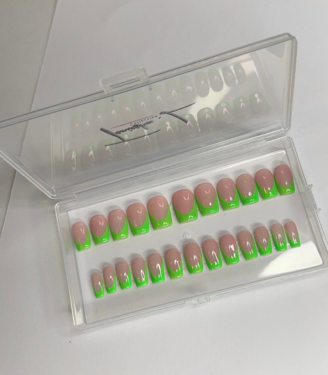 FRENCH TIP (N-GREEN) - press on nails - set of 20/24