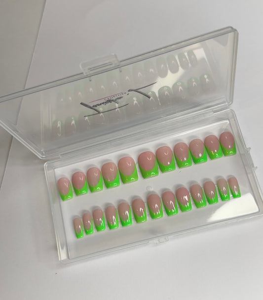 FRENCH TIP (N-GREEN) - press on nails - set of 20/24