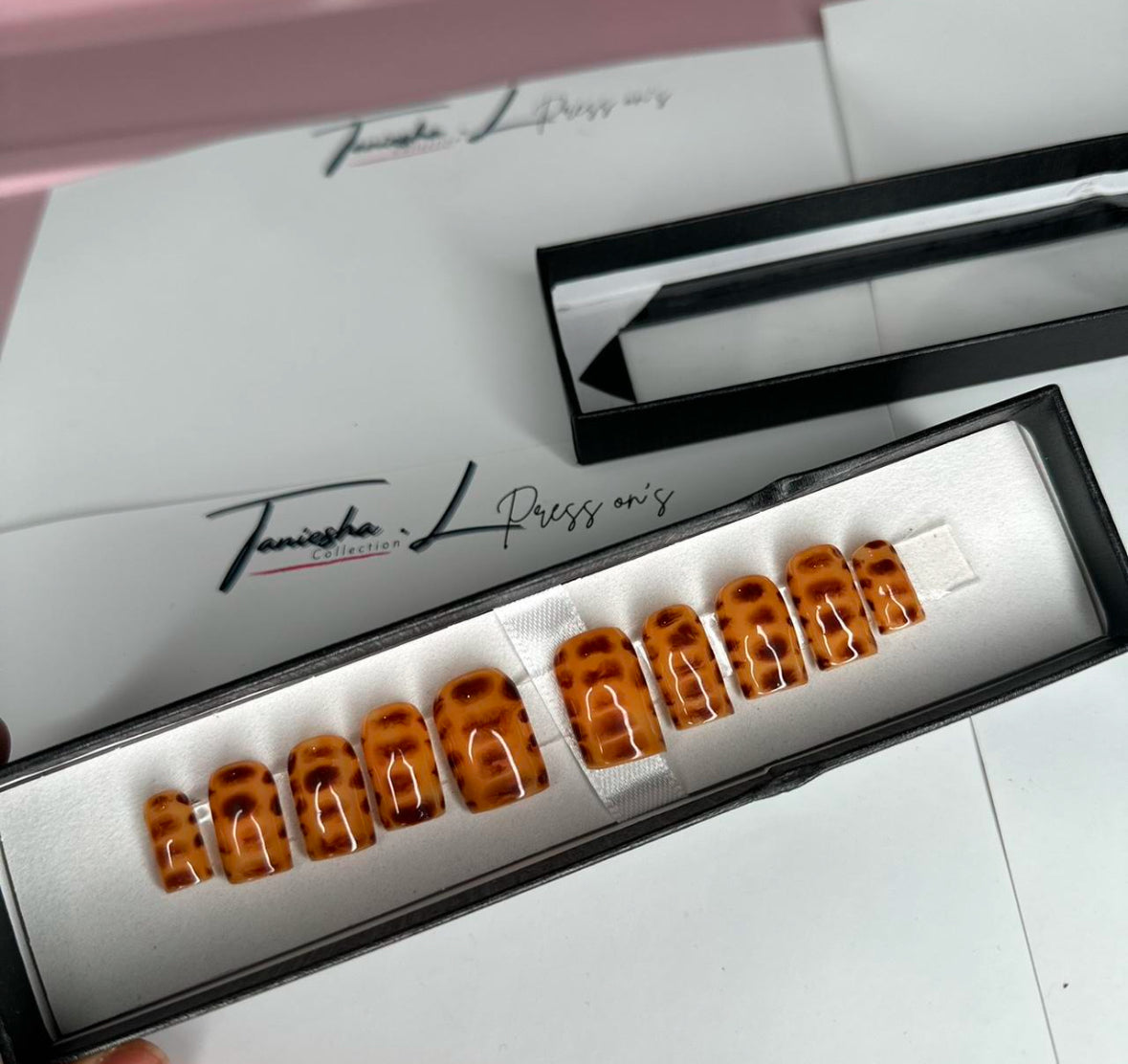 ANIMALISTIC - press on nails - set of 10