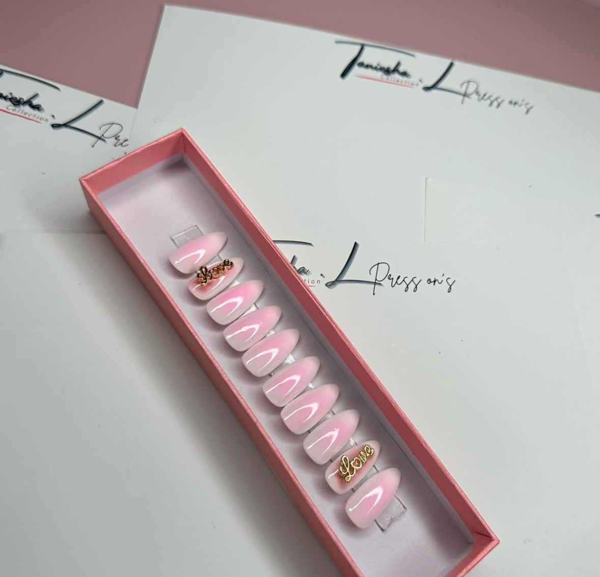 PINK AURA X LOVE SET - press on nails - set of 10