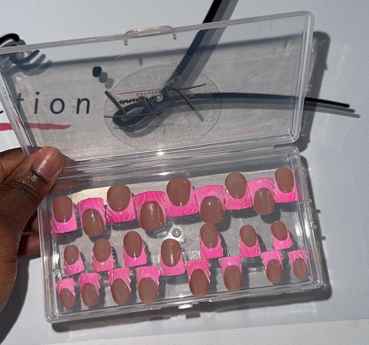 PINK AURA - press on nails - set of 20/24