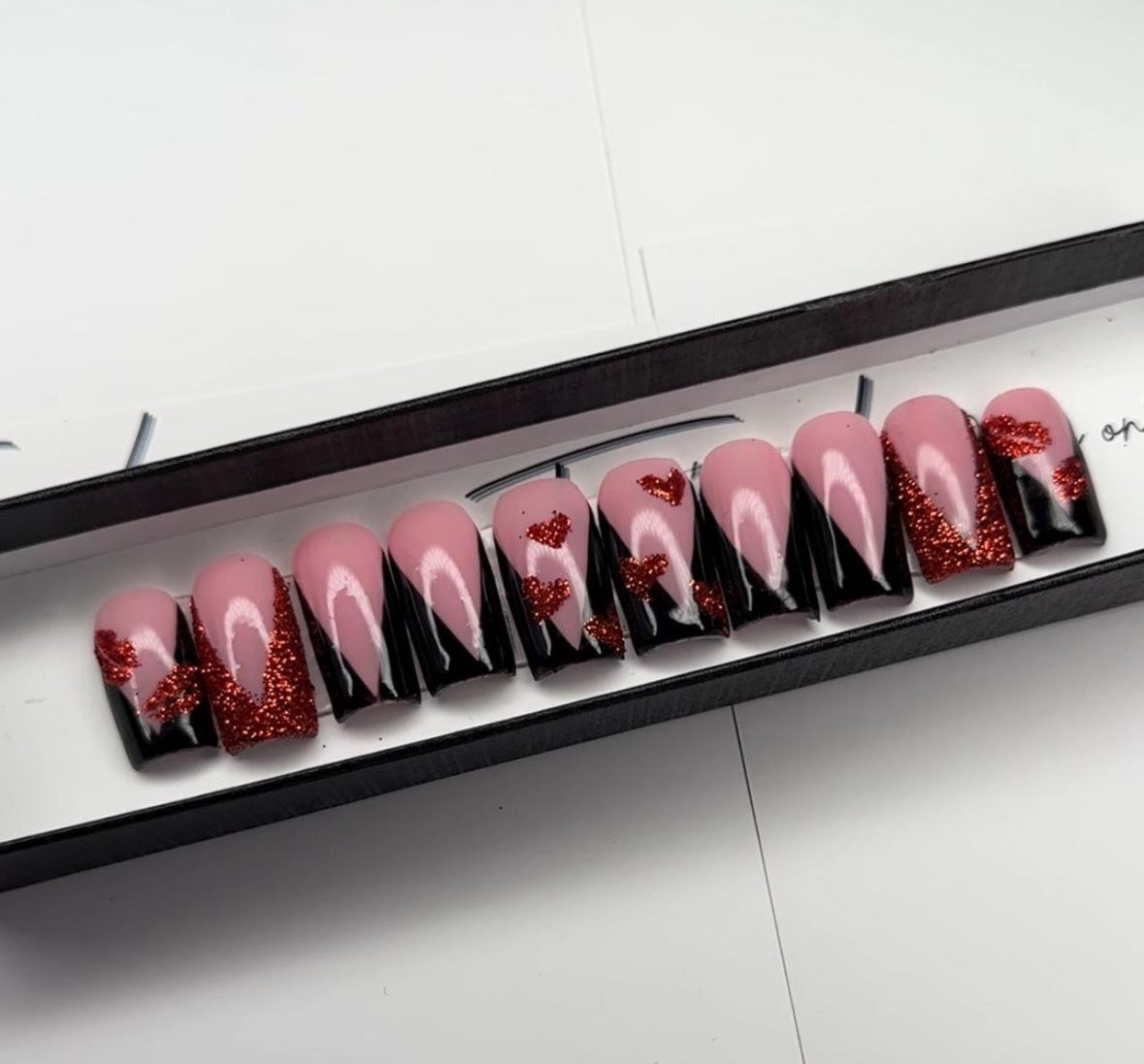 VALENTINE V TIP (BLACK) - press on nails - set of 10