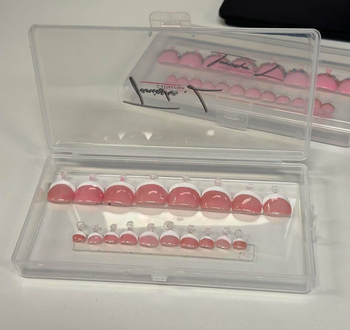 TOES FRENCH TIP (WHITE) - press on nails - set of 20/24